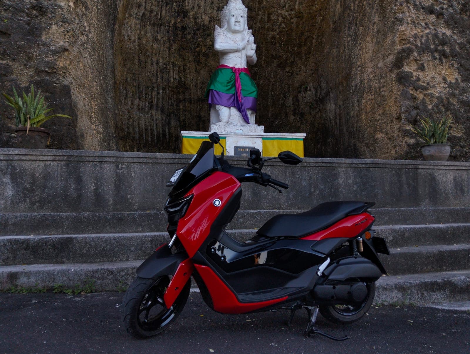 YAMAHA NMAX NEO S 2026 Red Key